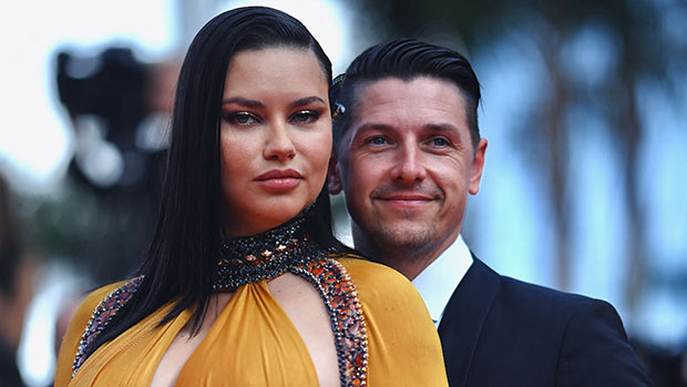 Adriana Lima da a luz a los bebés No. 3 y 1 con su novio Andre Lemmers