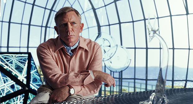 Daniel Craig, Onion Glass