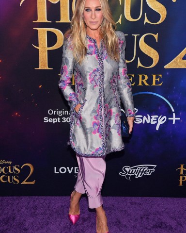 Sarah Jessica Parker
'Hocus Pocus 2' film premiere, New York, USA - 27 Sep 2022
Wearing Giorgio Armani Prive Same Outfit as catwalk model *13051214ay