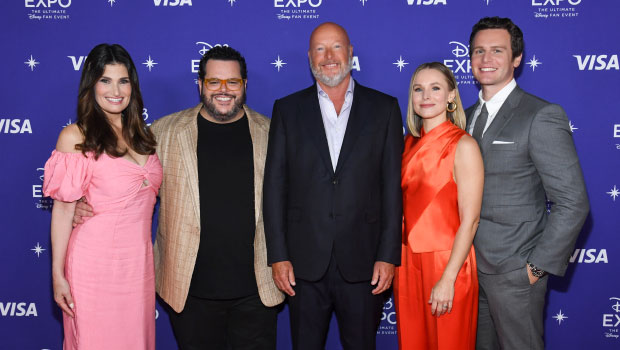Idina Menzel, Kristen Bell y el elenco de 'Frozen' se reúnen en D23 Expo