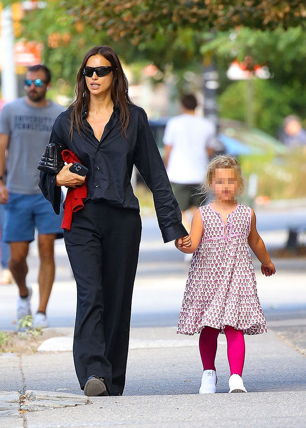 Irina Shayk With Daughter Lea In NYC Amid Bradley Romance Rumors ...