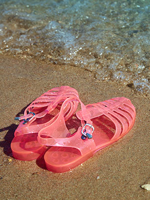 Jelly hot sale flip flops