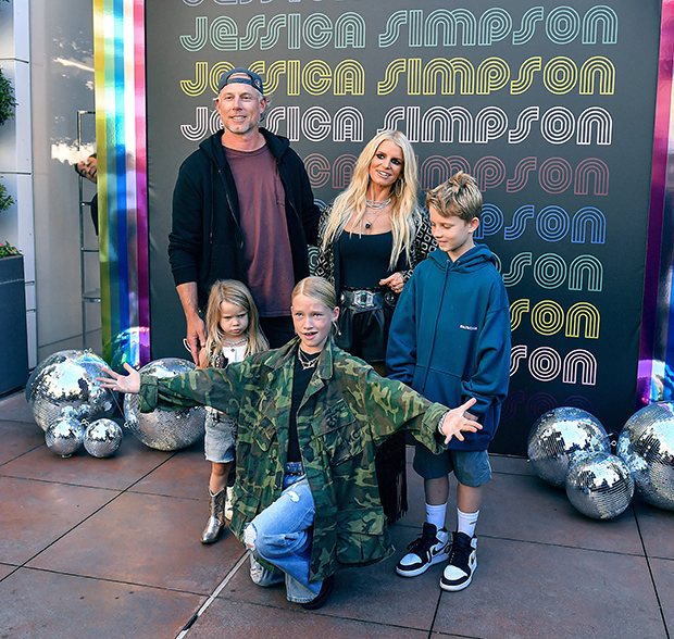 Jessica Simpson's Daughter Maxwell Embraces Y2K Grunge Style Trends –  Footwear News