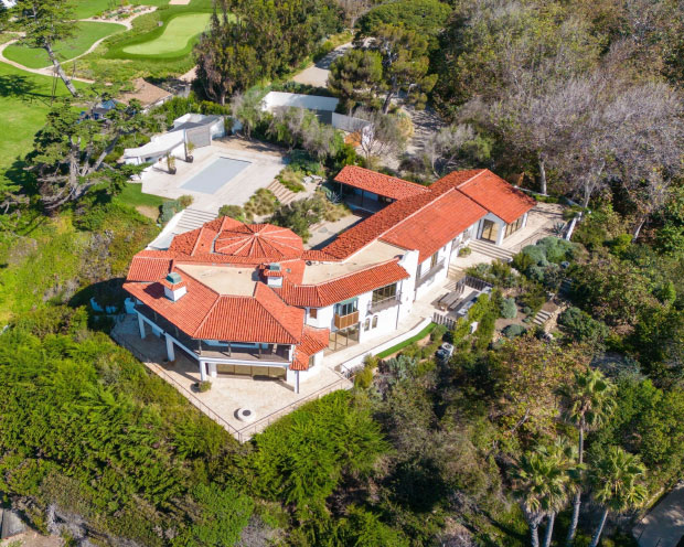 Kanye West Offered Kim Kardashian Help On Renovating 70m Malibu Home Hollywood Life 