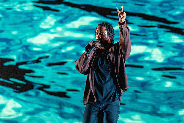 Kendrick Lamar Performs With Sampha On 'SNL