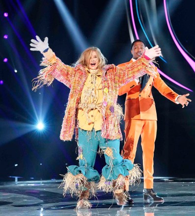 Online News Magazine THE MASKED SINGER: Host Nick Cannon and Linda Blair in the “Fright Night” episode of THE MASKED SINGER airing Wednesday, Nov. 23 (8:00-9:02 PM ET/PT) on FOX. © 2022 FOX Media LLC. CR: Michael Becker / FOX.