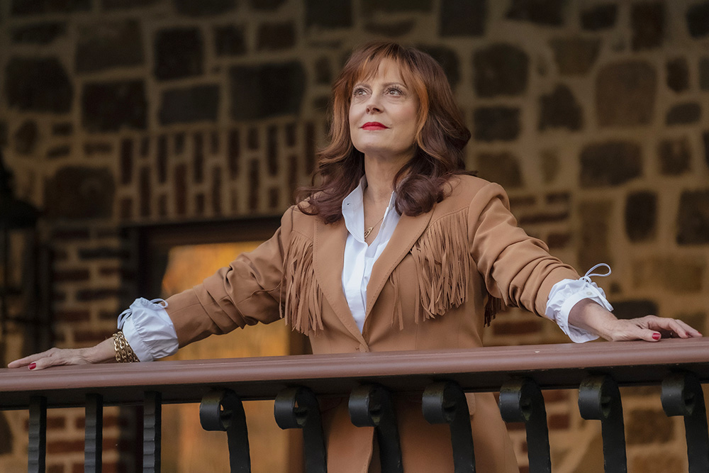 MONARCH: Susan Sarandon in the series premiere of Monarch airing Sunday, Sept. 11, immediately following the FOX NFL doubleheader (8:00-9:00 PM ET, and simultaneously to all time zones). It then makes its time period premiere Tuesday, Sept. 20 (9:00-10:00 PM ET/PT). CR: FOX © 2022 FOX Media LLC.