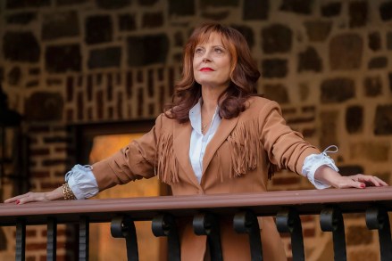 MONARCH: Susan Sarandon in the Monarch series premiere that airs Sunday, September 11, right after the FOX NFL doubles TV show (8:00-9:00 PM ET, and simultaneously with all zones. hours).  It then launches during Tuesday, September 20th (9:00-10:00 PM ET/PT).  CR: FOX © 2022 FOX Media LLC.