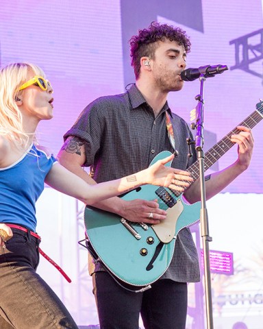Paramore - Hayley Williams and Taylor York
KROQ Weenie Roast y Fiesta, Carson, USA - 20 May 2017