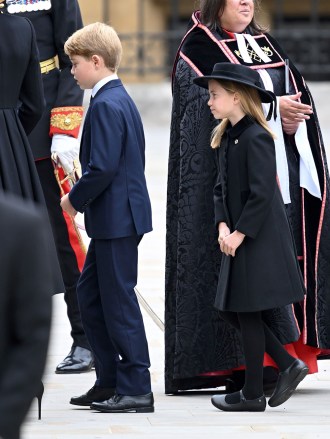 Prens George ve Prenses Charlotte Majestelerinin Devlet Cenazesi Kraliçe, Hizmet, Westminster Abbey, Londra, Birleşik Krallık - 19 Eylül 2022