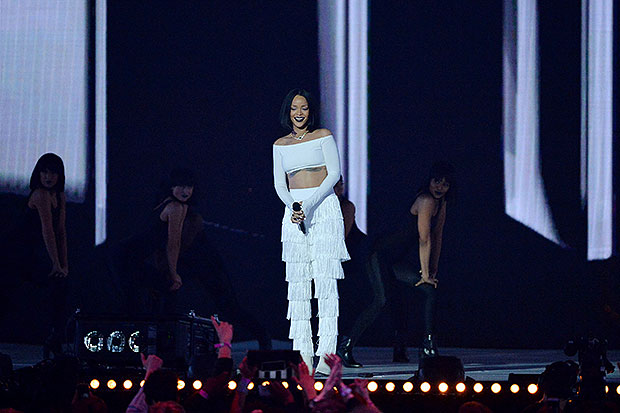 Rihanna Wears Custom Loewe At Super Bowl Halftime Show — SSI Life