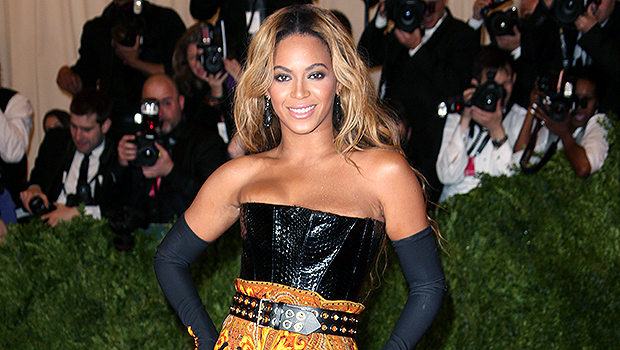 Beyonce's Black & White Strapless Dress & Pink Gloves: Photos Hollywood Life Beyonce's Black & White Strapless Dress & Pink Gloves: Photos Hollywood Life