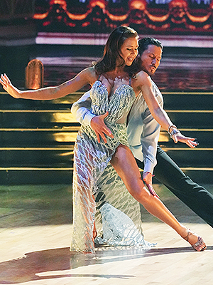 Val Chmerkovskiy Gabby Windey