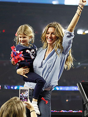 Gisele Bündchen smiled with daughter Vivian days before Tom Brady divorce