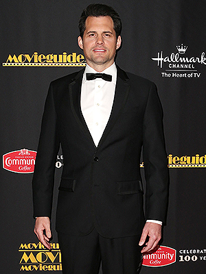 Kristoffer Polaha: Photos Of The Hallmark Actor – Hollywood Life