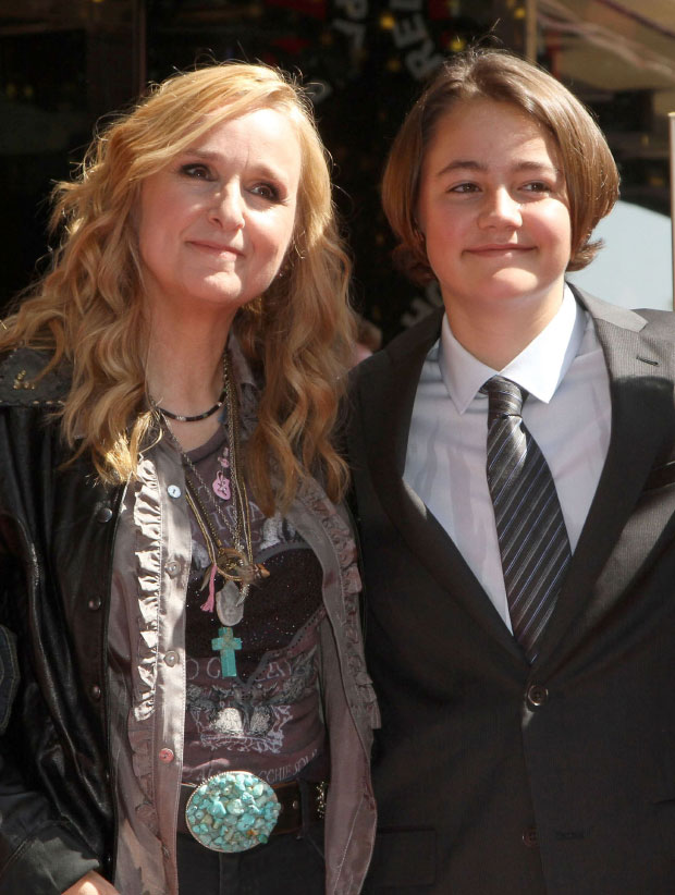Melissa Etheridge, Oğlunun Aşırı Dozundan Utanmayacağını Söyledi – Hollywood Life