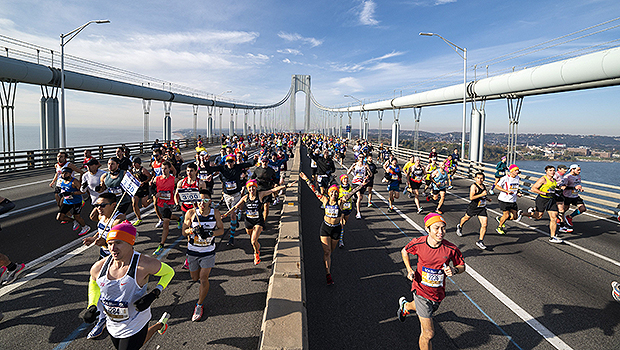 عداءو NYC Marathon 2022 المشهورون: تعرف على من يركض هذا العام
