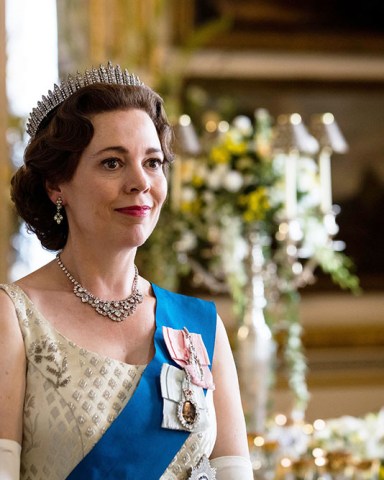 THE CROWN, Olivia Colman (as Queen Elizabeth II), 'Bubbikins', (Season 3, ep. 304, aired Nov. 17, 2019). photo: Sophia Mutevelian / ©Netflix / Courtesy: Everett Collection