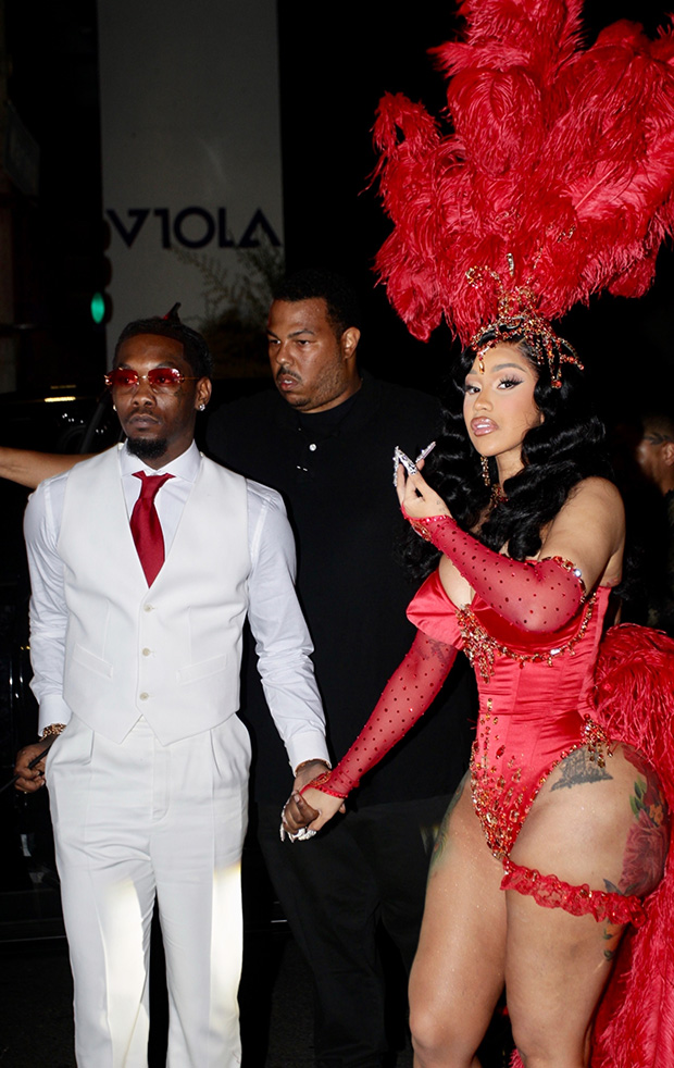 Cardi B's Abs & Cleavage Rocks Red Bandana Outfit Before Offset Split –  Hollywood Life