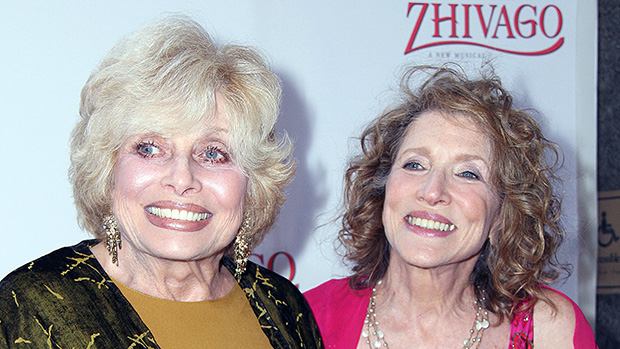Carly Simon's Sisters: Everything To Know About Lucy & Joanna – Hollywood  Life