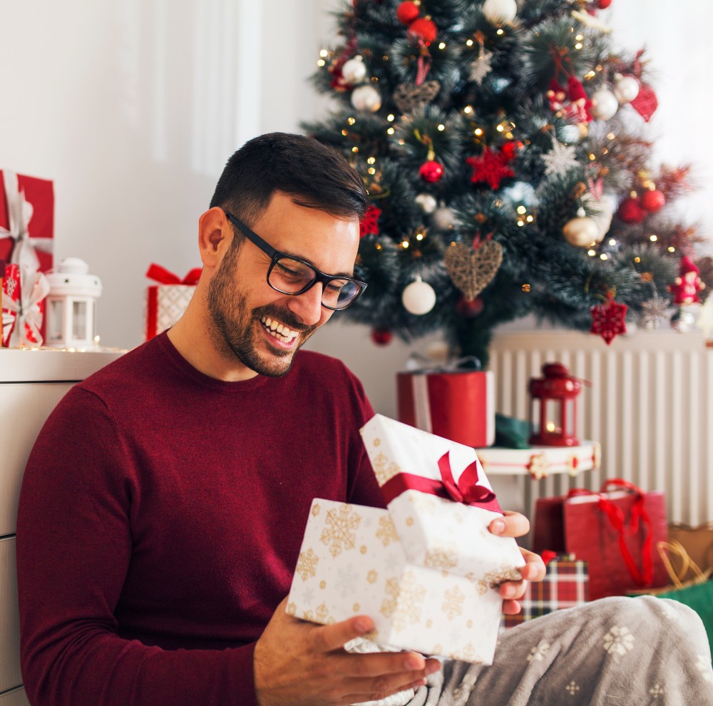 2023 Holiday Gift Guide: Gifts for the Guy - Amy Littleson