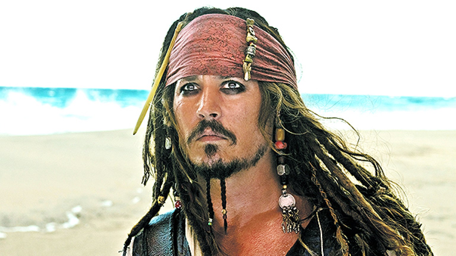 Johnny Depp Imitates Jack Sparrow For ‘pirates Of The Caribbean Fan Hollywood Life 4759