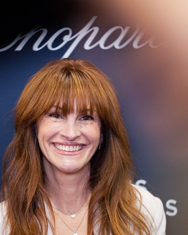 US actress Julia Roberts (C) smiles upon her arrival to the 'Watches and Wonders GENEVA' fair, in Geneva, Switzerland, 27 March 2023. The Master Event of the Watches and Wonders ecosystem brings together the leading names of the Watchmaking and luxury industry from 27 March to 02 April 2023 at the Geneva Palexpo exhibition center. Watches and Wonders GENEVA 2023 IN gENEVA, Switzerland - 27 Mar 2023