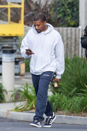 Kanye West is seen leaving an office building in Los Angeles, CA Photo: Kanye West Ref: SPL1432092 060217 NOT EXCLUSIVE Image by: SplashNews.com Splash News and Pictures USA: +1 310-525-5808 London : +44 (0) 20 8126 1009 Berlin: +49 175 3764 166 photodesk@splashnews.com World rights