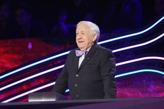 THE MASKED SINGER, guest judge Leslie Jordan, ‘The Double Mask Off - Round 2 Finals', (Season 7, ep. 706, aired April 13, 2022). photo: Michael Becker / ©Fox / Courtesy Everett Collection
