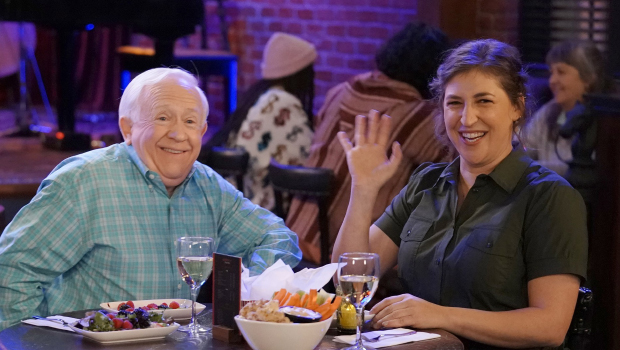Mayim Bialik Reacts To Costar Leslie Jordan S Death In New Statement Hollywood Life