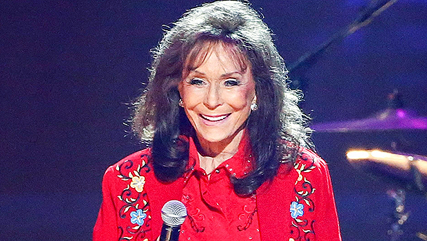 Country stars mourn death of coal miner’s daughter – Hollywood Life