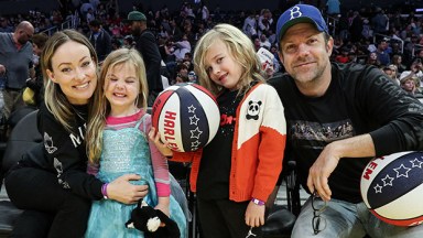 Olivia Wilde et Jason Sudeikis avec leurs enfants