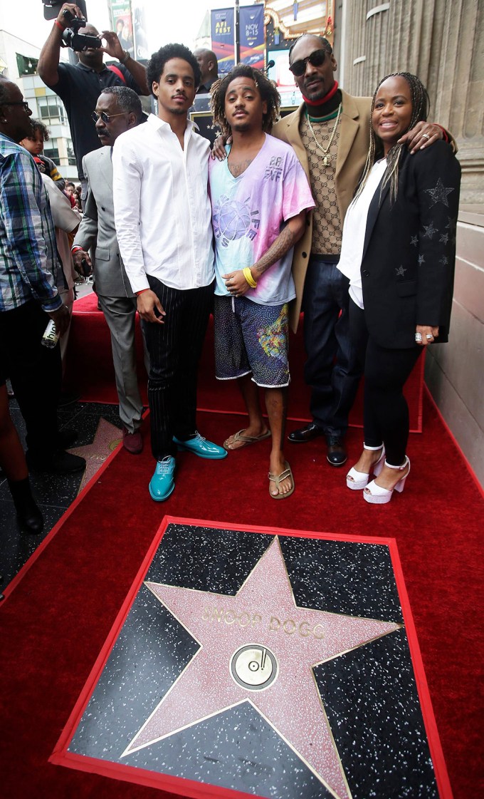 Snoop & Family Celebrate His Hollywood Star