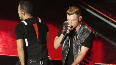 Backstreet Boys Comfort Teary Nick Carter During Emotional Tribute To His Brother Aaron
