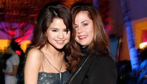 Singer/actress Selena Gomez (L) and mother Mandy Teefey attend the 2010 Hollywood Style Awards with The Palazzo Las Vegas, Klipsch, and FRS Healthy Energy at the Hammer Museum on December 12, 2010 in Westwood, California.
