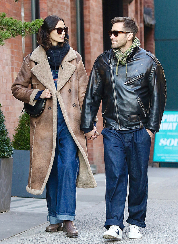 Jake Gyllenhaal & Jeanne Cadieu Hold Hands In NYC: Rare Photos ...