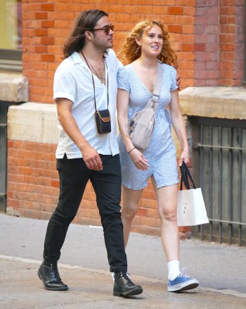 Bruce Willis's daughter Rumer Willis with her boyfriend Derek Richard Thomas shopping in Soho, New York, NY on September 20, 2022. Photo by Dylan Travis/ABACAPRESS.COM Pictured: Derek Richard Thomas,Rumer Willis Ref: SPL5487486 200922 NON-EXCLUSIVE Picture by : AbacaPress / SplashNews.com Splash News and Pictures USA: +1 310-525-5808 London: +44 (0)20 8126 1009 Berlin: +49 175 3764 166 photodesk@splashnews.com United Arab Emirates Rights, Australia Rights, Bahrain Rights, Canada Rights, Greece Rights, India Rights, Israel Rights, South Korea Rights, New Zealand Rights, Qatar Rights, Saudi Arabia Rights, Singapore Rights, Thailand Rights, Taiwan Rights, United Kingdom Rights, United States of America Rights