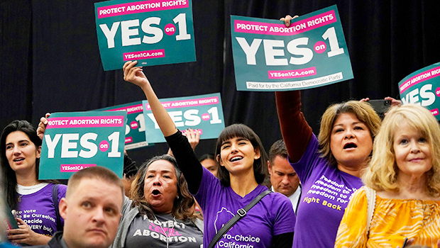 密歇根州、肯塔基州和佛蒙特州的选民通过宪法修正案以保护堕胎权并鼓励女性