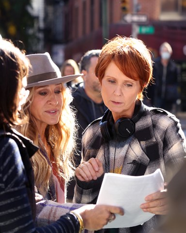 Cynthia Nixon directs Sarah Jessica Parker on the set of 'And Just Like That' in New York City, NY, USA.Pictured: Sarah Jessica Parker,Cynthia NixonRef: SPL5499309 021122 NON-EXCLUSIVEPicture by: Christopher Peterson / SplashNews.comSplash News and PicturesUSA: +1 310-525-5808London: +44 (0)20 8126 1009Berlin: +49 175 3764 166photodesk@splashnews.comWorld Rights