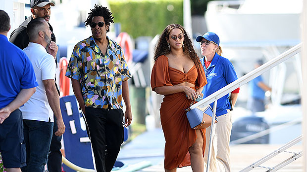 Jay-Z and Beyoncé arrive at the Louis Vuitton Menswear Spring/Summer  Photo d'actualité - Getty Images