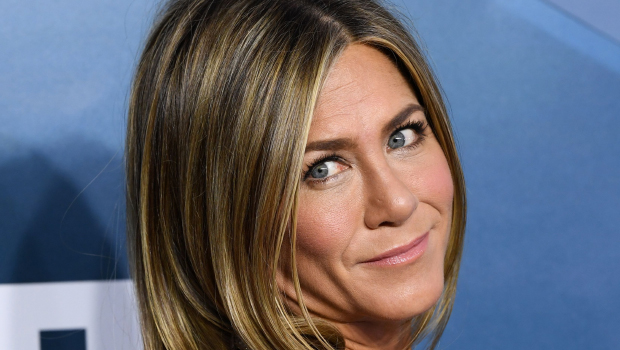 Jennifer Aniston Rocks Natural Curls While Letting Her Hair ‘Air Dry’ In Gorgeous New Video