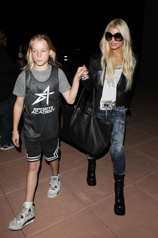 Jessica Simpson & Daughter Maxwell Hold Hands At Basketball Game