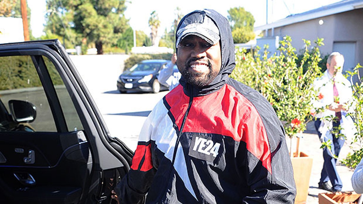 Kanye West Wearing ‘ye24 Campaign Gear Photos Hollywood Life 8550