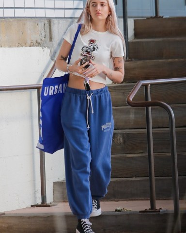 Malibu, CA  - *EXCLUSIVE*  - Sami Sheen goes shopping at the Urban Outfitters store after meeting friends for lunch at Cafe Habana in Malibu.

Pictured: Sami Sheen

BACKGRID USA 9 MAY 2023 

BYLINE MUST READ: RMBI / BACKGRID

USA: +1 310 798 9111 / usasales@backgrid.com

UK: +44 208 344 2007 / uksales@backgrid.com

*UK Clients - Pictures Containing Children
Please Pixelate Face Prior To Publication*