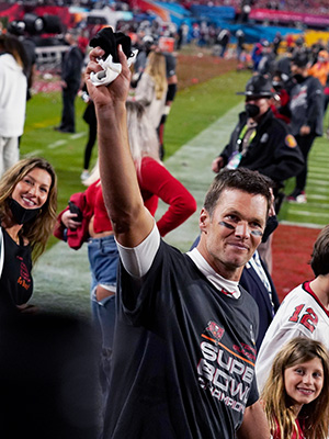 Tom Brady's Father's Day Gift Picks on  Was Made for Sports Fans –  SheKnows