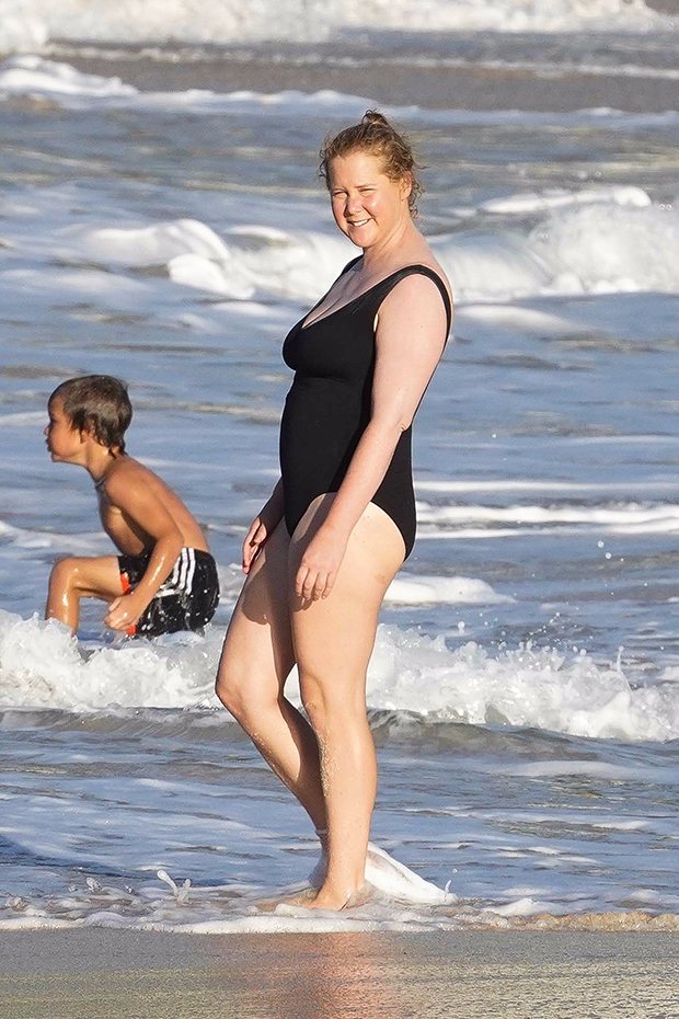 Amy Schumer Hits Back at Bikini Bashers: 'Doesn't Everyone Wear the Same  Bathing Suit for Like 4 Years