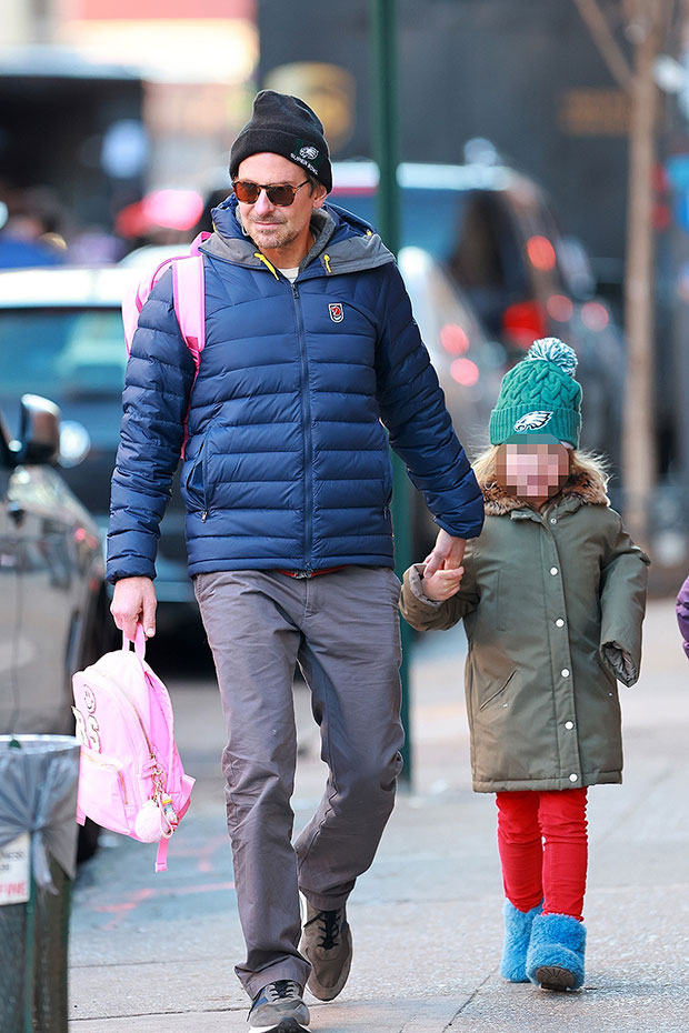 Bradley Cooper Holds Hands With Daughter Lea In Nyc Photos Hollywood Life 