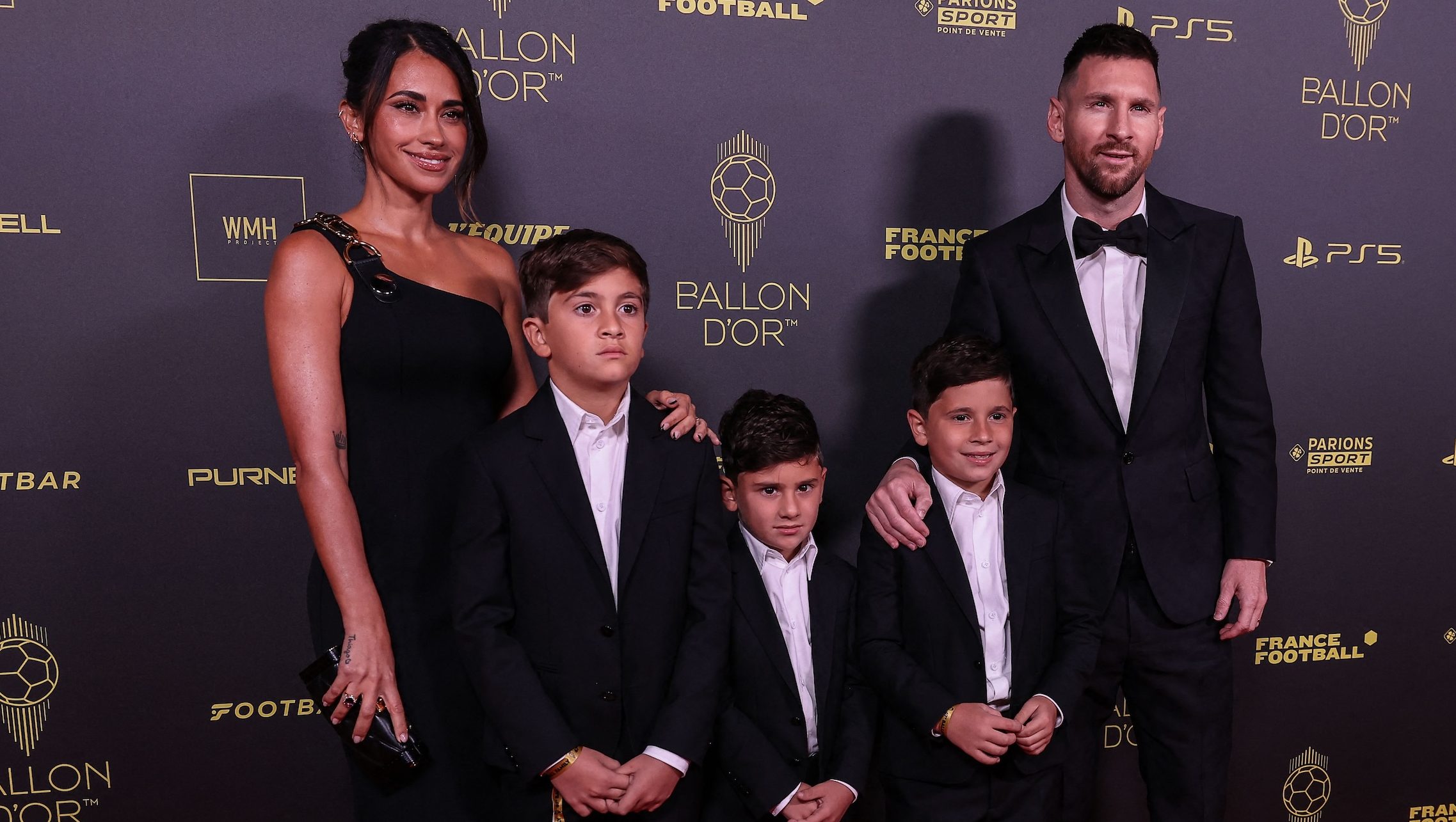 Lionel Messi & Family: Photos of the Footballer, His Wife & Kids
