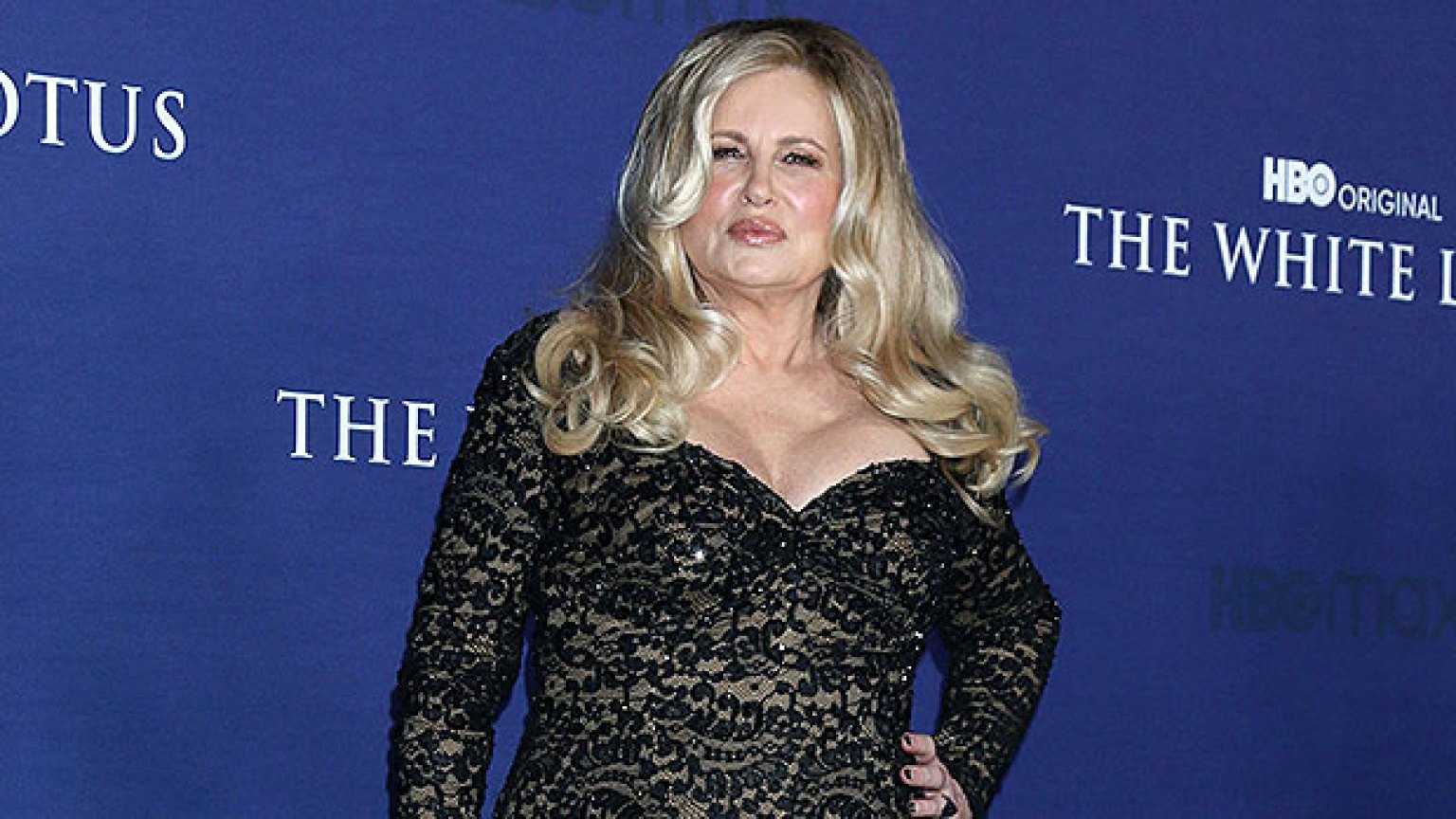 Jennifer Coolidge Reveals Hot But Awkward Sex With Younger Man Hollywood Life 