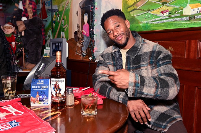 Captain Morgan and New York Giants Bar Crawl with Victor Cruz